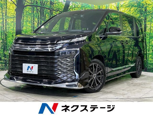 TOYOTA / VOXY HYBRID