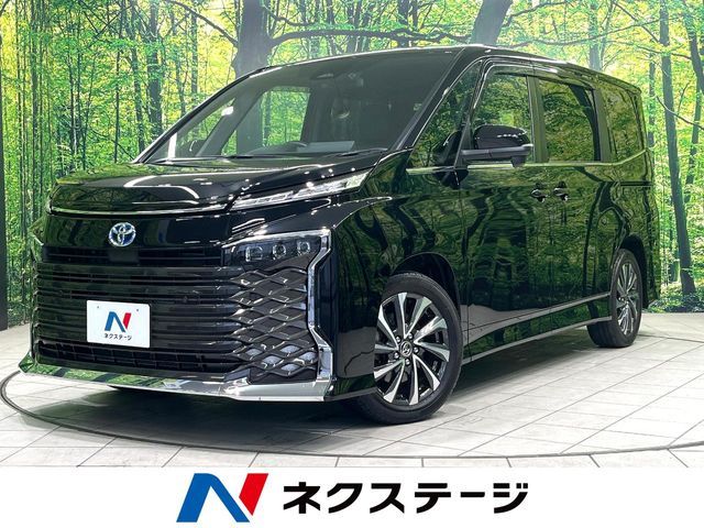 TOYOTA / VOXY HYBRID