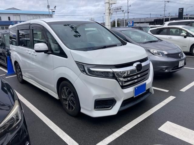 Japanese used car Ref# 1561857 HONDA / STEPWAGON SPADA