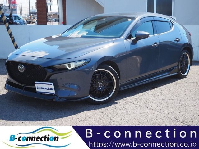 Japanese used car Ref# 1562029 MAZDA / MAZDA3 FASTBACK