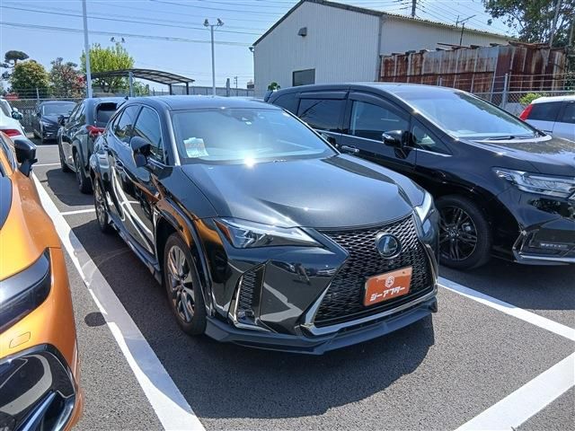 Japanese used car Ref# 1562039 TOYOTA / LEXUS UX200