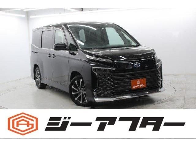 TOYOTA / VOXY HYBRID