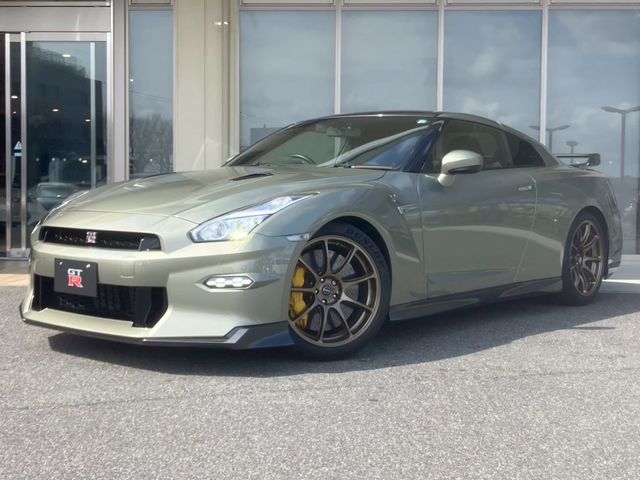 NISSAN / GT-R
