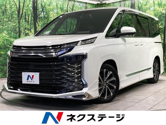 TOYOTA / VOXY HYBRID