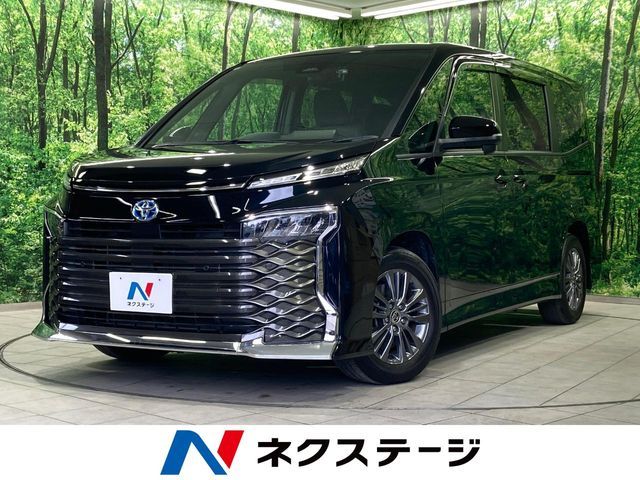 TOYOTA / VOXY HYBRID