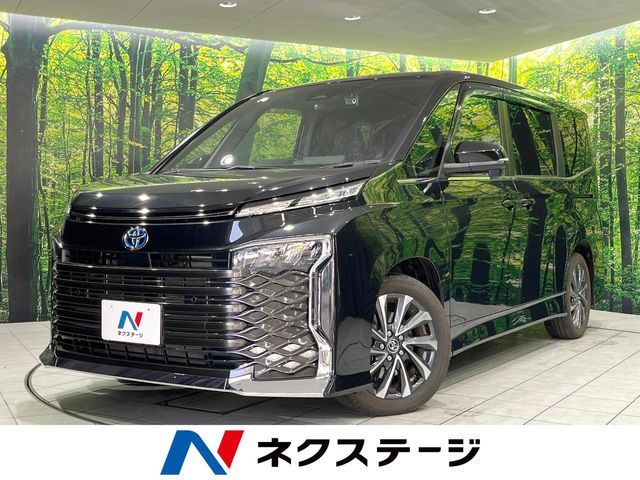TOYOTA / VOXY HYBRID