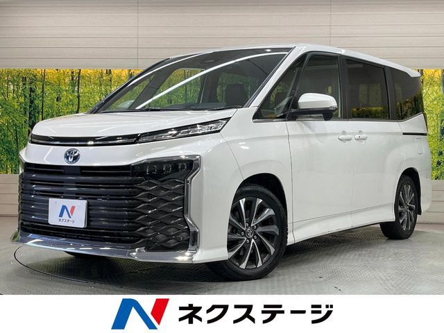 TOYOTA / VOXY HYBRID