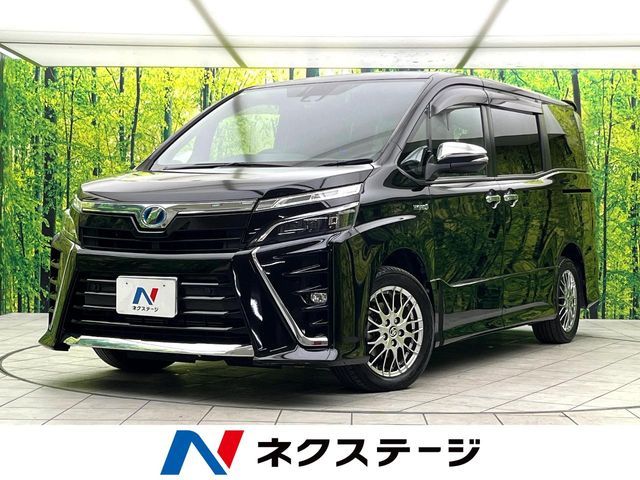 TOYOTA / VOXY HYBRID