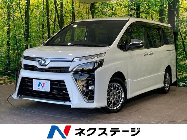 TOYOTA / VOXY HYBRID