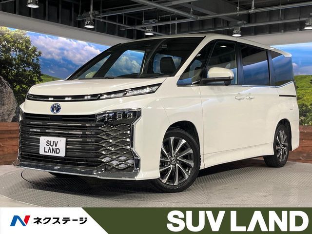 TOYOTA / VOXY HYBRID