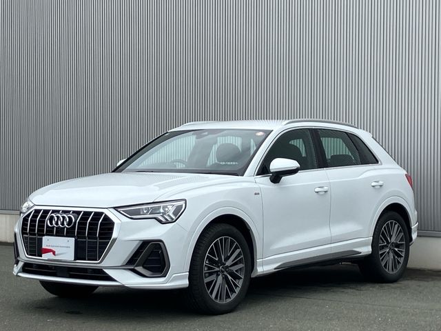 AUDI / AUDI Q3