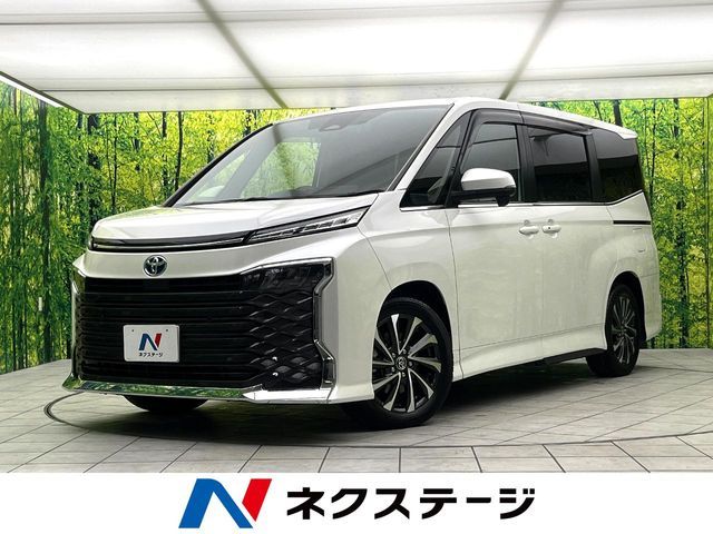 TOYOTA / VOXY HYBRID
