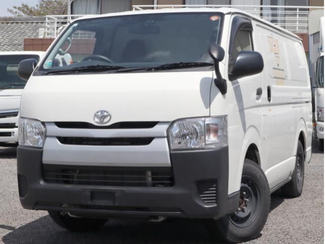 TOYOTA / HIACE van 4WD