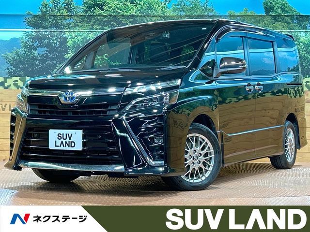 TOYOTA / VOXY HYBRID