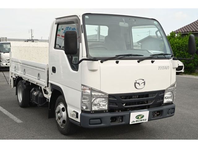 MAZDA / TITAN
