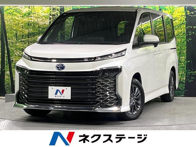 TOYOTA / VOXY HYBRID