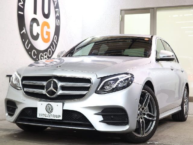 MERCEDES BENZ / MERCEDES BENZ E class sedan