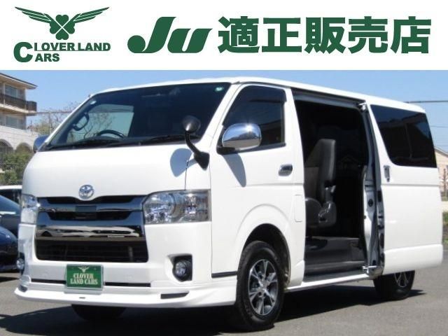 TOYOTA / REGIUSACE van 4WD