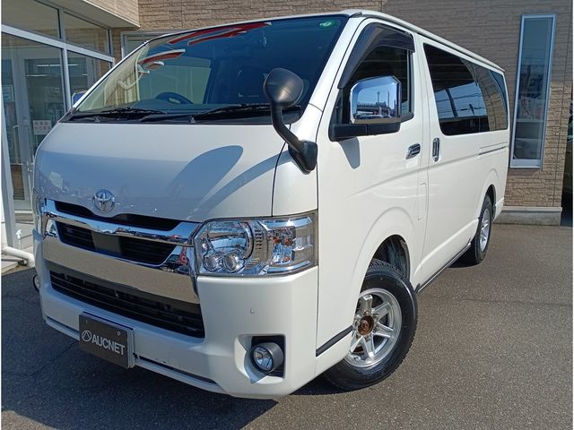 TOYOTA / HIACE van 4WD