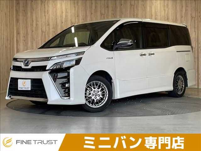 TOYOTA / VOXY HYBRID