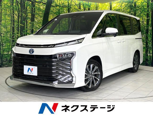 TOYOTA / VOXY HYBRID