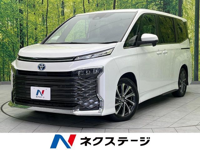 TOYOTA / VOXY HYBRID