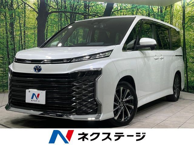 TOYOTA / VOXY HYBRID