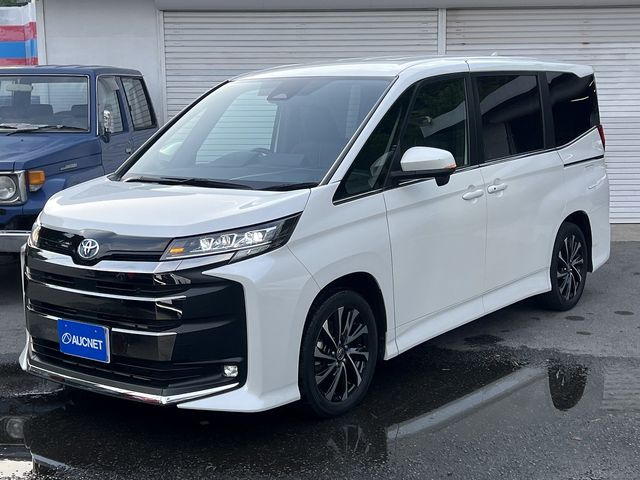 TOYOTA / NOAH HYBRID