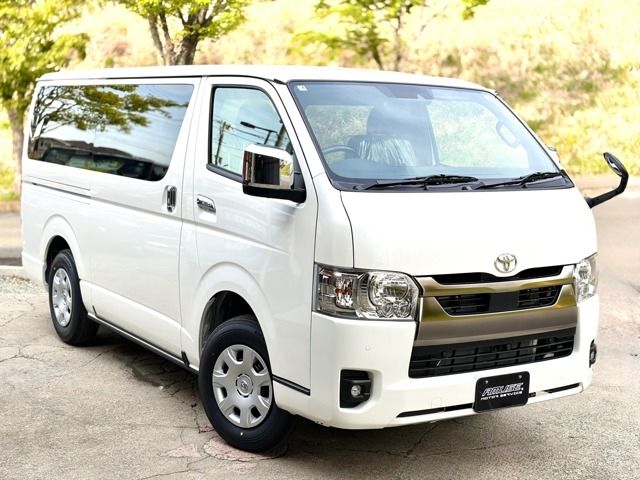 TOYOTA / HIACE van 4WD