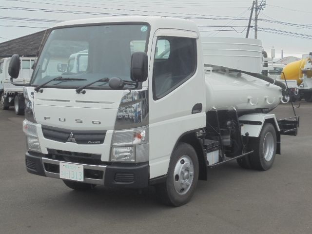 Japanese used car Ref# 1570580 MITSUBISHI / CANTER