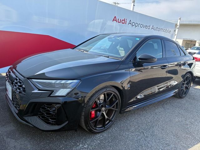 AUDI / AUDI RS3 Sedan