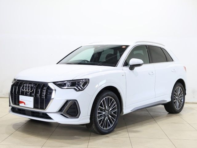AUDI / AUDI Q3