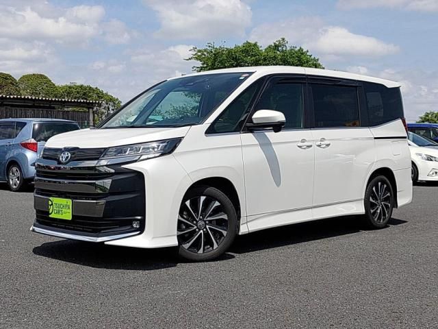 TOYOTA / NOAH HYBRID