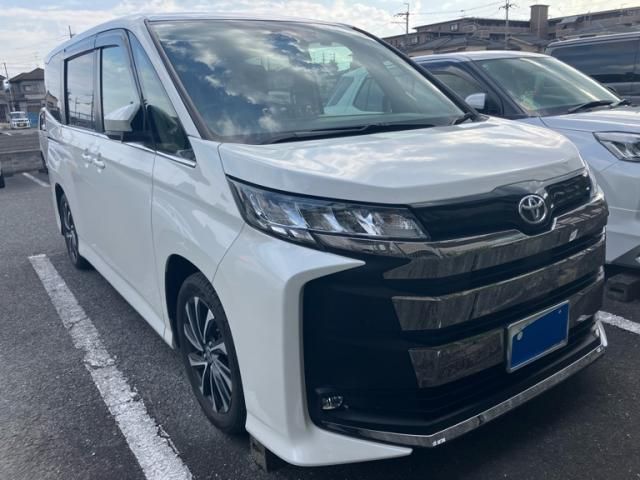 TOYOTA / NOAH