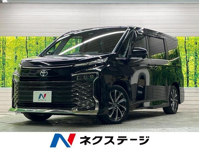 TOYOTA / VOXY HYBRID