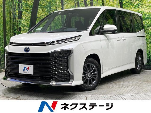 TOYOTA / VOXY HYBRID