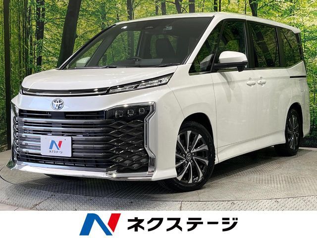 TOYOTA / VOXY HYBRID