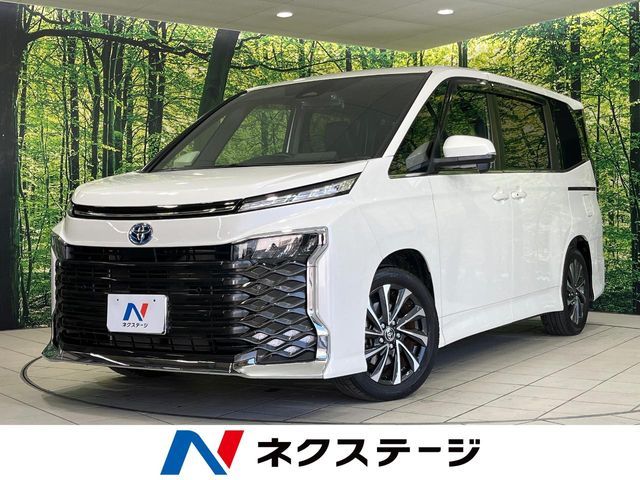 TOYOTA / VOXY HYBRID