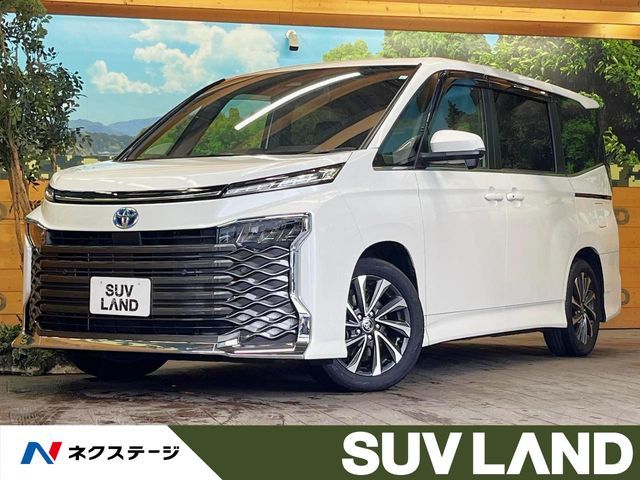 TOYOTA / VOXY HYBRID