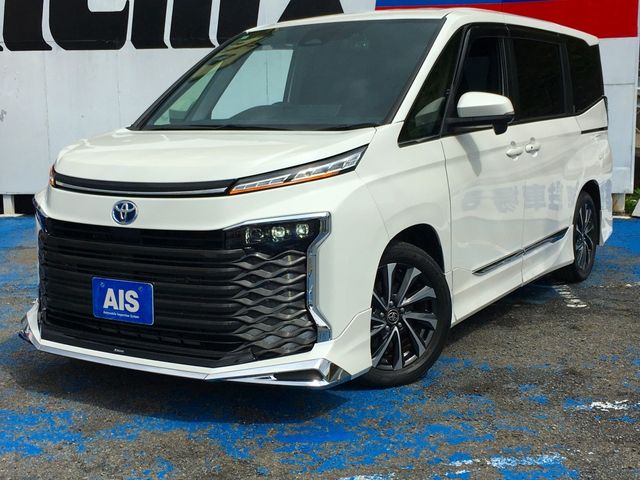 TOYOTA / VOXY HYBRID