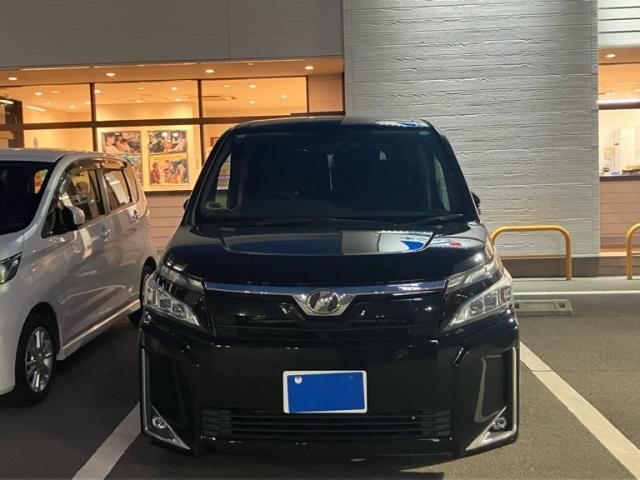 TOYOTA / VOXY