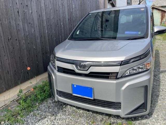 TOYOTA / VOXY