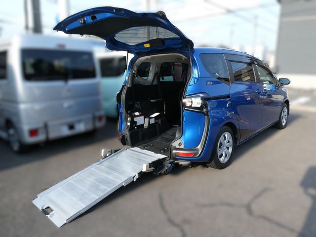 TOYOTA / SIENTA