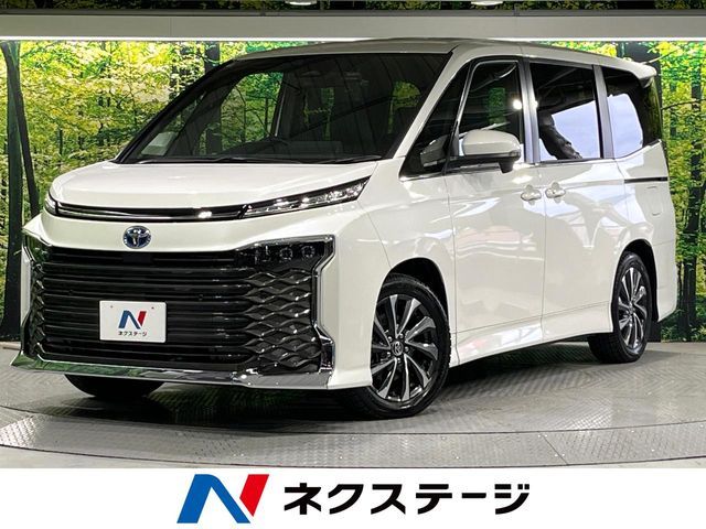 TOYOTA / VOXY HYBRID
