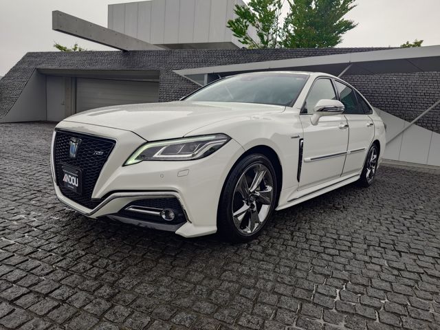 TOYOTA / CROWN sedan hybrid