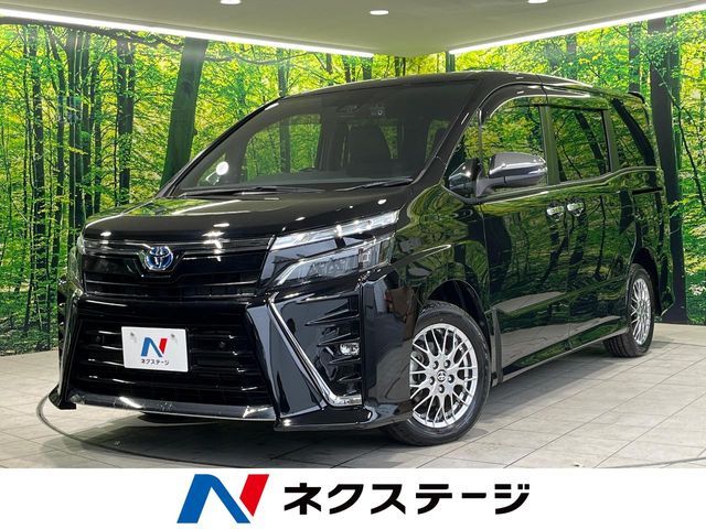 TOYOTA / VOXY HYBRID