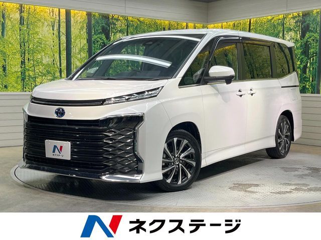 TOYOTA / VOXY HYBRID