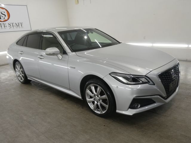 TOYOTA / CROWN sedan hybrid 4WD
