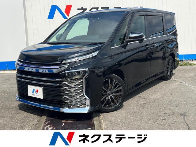 TOYOTA / VOXY HYBRID