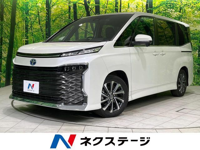 TOYOTA / VOXY HYBRID
